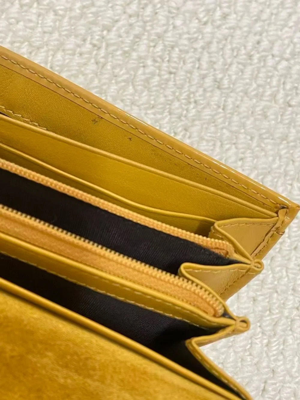 Gucci Wallet With COA Yellow - Picture 12 of 12